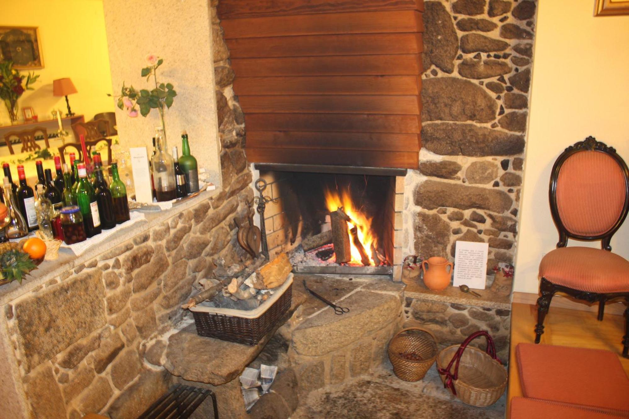 Outros Tempos Turismo De Aldeia Maison d'hôtes 4*